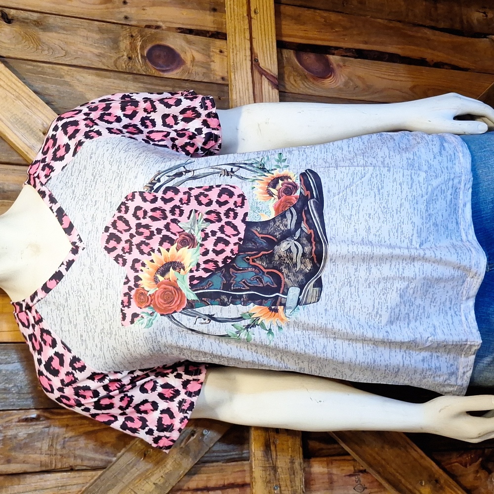 NWT Cowboy Boots Graphic Tee